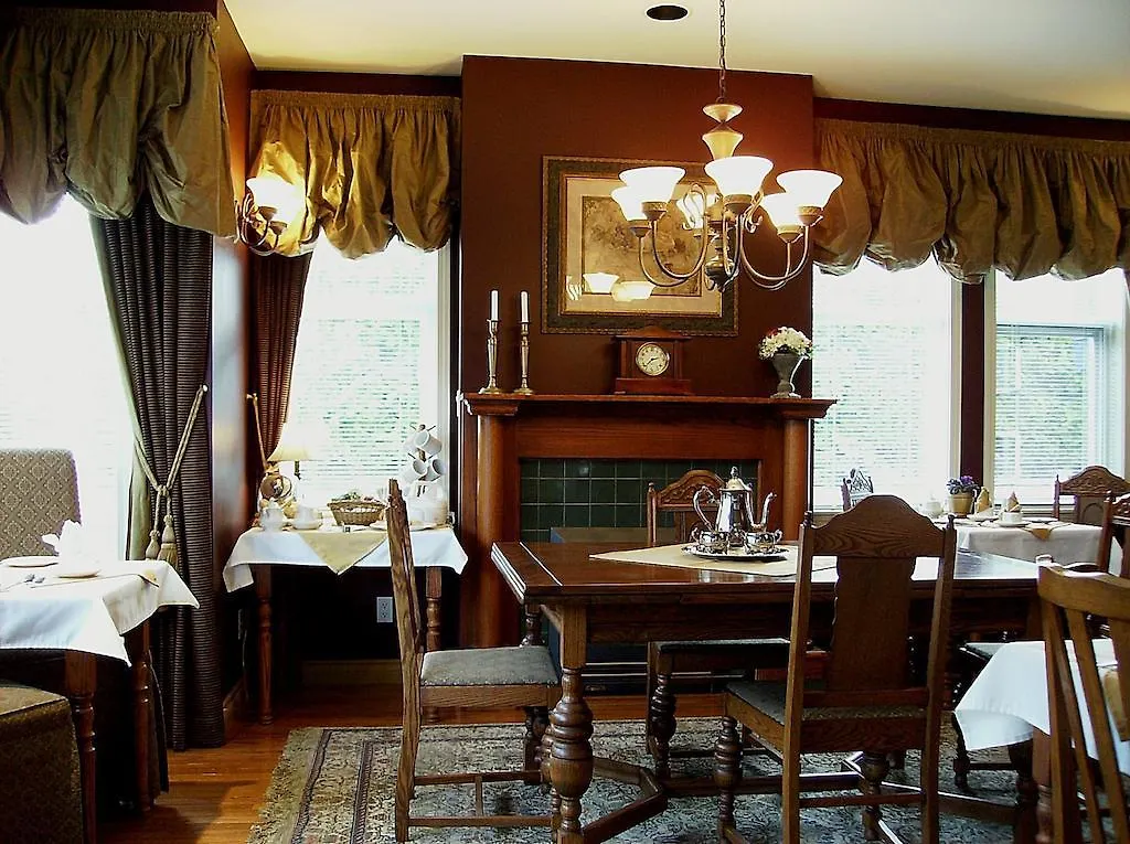 The Beacon Inn At Sidney 5*,  Canada