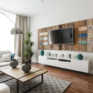 Apartment Mtlvacationrentals - The Fabfour